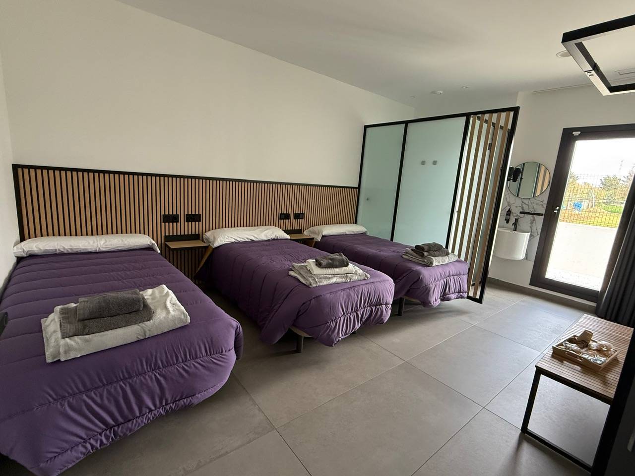 alberguesanlorenzobruma_habitacion_triple_2