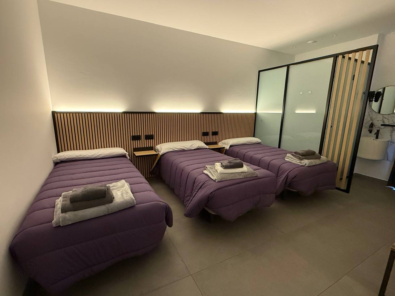 alberguesanlorenzobruma_habitacion_triple_3